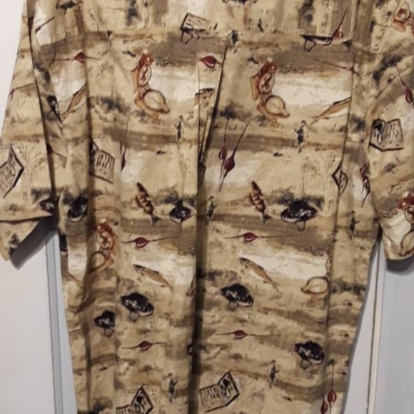 IVY CREW EXPLORER - SHORT SLEEVE HAWAIIAN SHIRT - FISHING THEME - BUDGET PRICED - Picture 3 of 3
